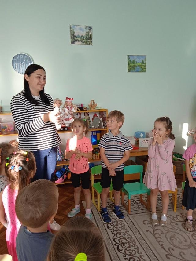 Янка и Арынка ў гасцях выхаванцаў сярэдняй групы